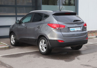 Подержанный автомобиль Hyundai ix35 2011 года (3 фото)