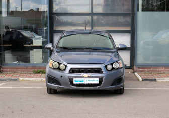 Подержанный автомобиль Chevrolet Aveo Sedan 2013 года (8 фото)