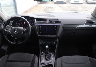 Подержанный автомобиль Volkswagen Tiguan 2017 года (15 фото)