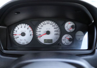 Подержанный автомобиль Ford Focus Hatchback 2008 года (13 фото)