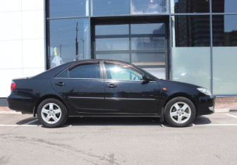Подержанный автомобиль Toyota Camry Sedan 2005 года (6 фото)