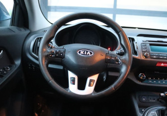 Подержанный автомобиль Kia Sportage 2011 года (16 фото)