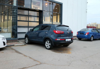 Подержанный автомобиль Kia Sportage 2011 года (3 фото)