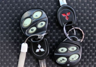 Подержанный автомобиль Mitsubishi Lancer Sedan 2005 года (18 фото)