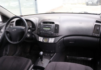 Подержанный автомобиль Hyundai Elantra Sedan 2007 года (11 фото)