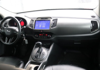 Подержанный автомобиль Kia Sportage 2012 года (13 фото)