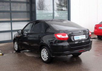 Подержанный автомобиль LADA (ВАЗ) Granta Liftback 2015 года (5 фото)