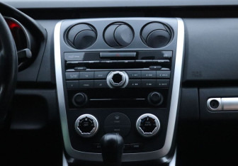 Подержанный автомобиль Mazda CX-7 2008 года (16 фото)