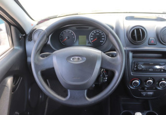 Подержанный автомобиль LADA (ВАЗ) Granta Sedan 2012 года (15 фото)