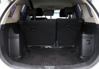 Подержанный автомобиль Mitsubishi Outlander 2017 года (10 фото)