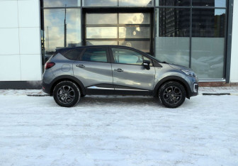 Подержанный автомобиль Renault Kaptur 2021 года (6 фото)