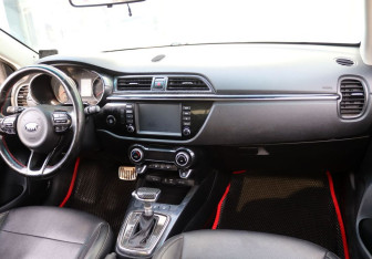 Подержанный автомобиль Kia Rio Sedan 2017 года (11 фото)