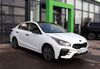 Подержанный автомобиль Kia Rio Sedan 2017 года (3 фото)