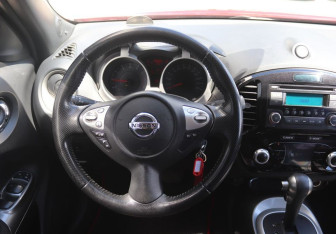 Подержанный автомобиль Nissan Juke 2013 года (16 фото)