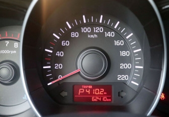 Подержанный автомобиль Kia Rio Hatchback 2016 года (18 фото)