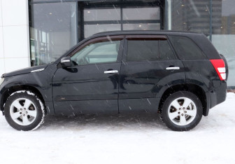 Подержанный автомобиль Suzuki Grand Vitara 2010 года (2 фото)