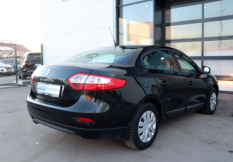 Подержанный автомобиль Renault Fluence 2012 года (6 фото)