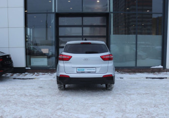 Подержанный автомобиль Hyundai Creta 2019 года (4 фото)