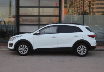 Подержанный автомобиль Kia Rio Hatchback 2020 года (2 фото)