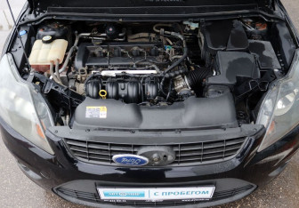 Подержанный автомобиль Ford Focus Hatchback 2008 года (10 фото)