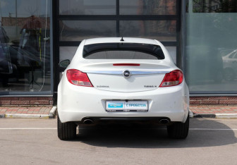 Подержанный автомобиль Opel Insignia Sedan 2013 года (6 фото)