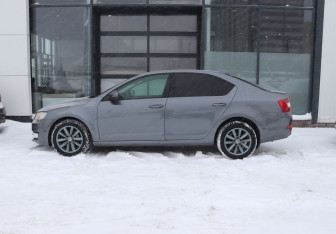 Подержанный автомобиль Skoda Octavia Liftback 2014 года (2 фото)