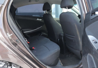 Подержанный автомобиль Hyundai Solaris Sedan 2016 года (11 фото)