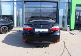 Подержанный автомобиль Toyota Camry Sedan 2018 года (4 фото)