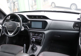 Подержанный автомобиль Chery Tiggo 3 2017 года (13 фото)