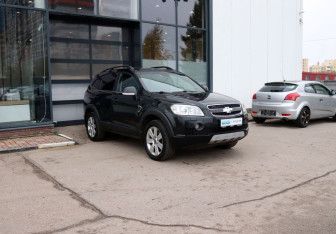 Подержанный автомобиль Chevrolet Captiva 2011 года (7 фото)