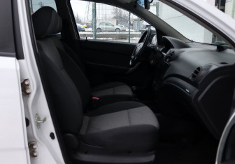 Подержанный автомобиль Chevrolet Aveo Hatchback 2010 года (13 фото)