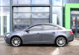 Подержанный автомобиль Chevrolet Cruze Sedan 2011 года (2 фото)