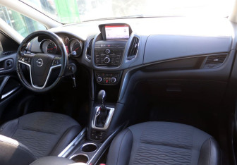 Подержанный автомобиль Opel Zafira Compactvan 2015 года (14 фото)