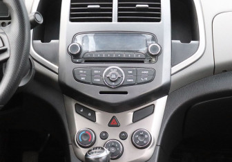 Подержанный автомобиль Chevrolet Aveo Sedan 2012 года (16 фото)