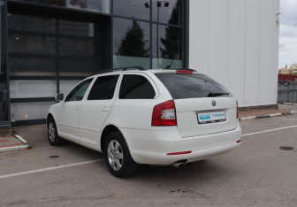 Подержанный автомобиль Skoda Octavia Wagon 2012 года (3 фото)