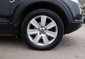 Подержанный автомобиль Chevrolet Captiva 2011 года (9 фото)