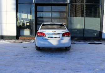 Подержанный автомобиль Chevrolet Cruze Sedan 2010 года (4 фото)