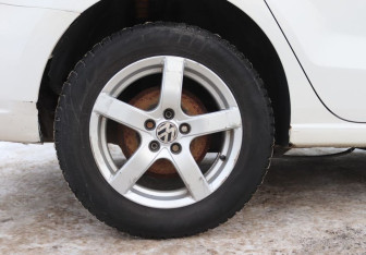 Подержанный автомобиль Volkswagen Polo Sedan 2013 года (9 фото)