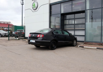 Подержанный автомобиль Volkswagen Passat Sedan 2008 года (5 фото)