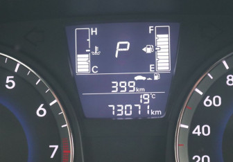 Подержанный автомобиль Hyundai Solaris Hatchback 2015 года (16 фото)
