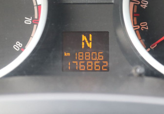 Подержанный автомобиль Opel Corsa 2006 года (16 фото)