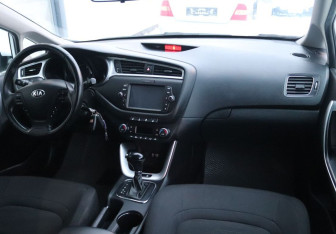 Подержанный автомобиль Kia Ceed Hatchback 2018 года (12 фото)