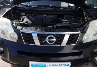 Подержанный автомобиль Nissan X-Trail 2008 года (17 фото)