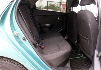 Подержанный автомобиль Kia Rio Sedan 2011 года (12 фото)