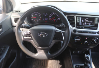 Подержанный автомобиль Hyundai Solaris Sedan 2019 года (16 фото)