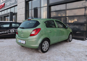 Подержанный автомобиль Opel Corsa 2010 года (5 фото)