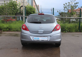 Подержанный автомобиль Opel Corsa 2006 года (4 фото)