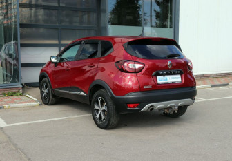 Подержанный автомобиль Renault Kaptur 2019 года (7 фото)