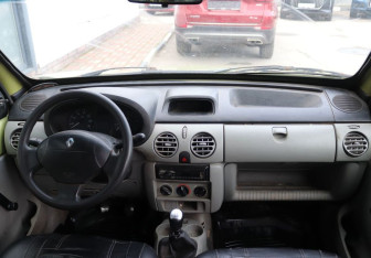 Подержанный автомобиль Renault Kangoo 2006 года (12 фото)