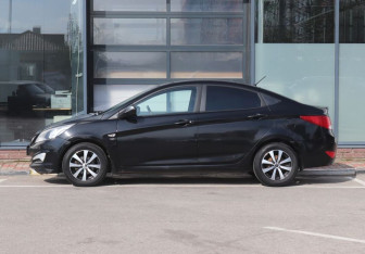 Подержанный автомобиль Hyundai Solaris Sedan 2016 года (3 фото)